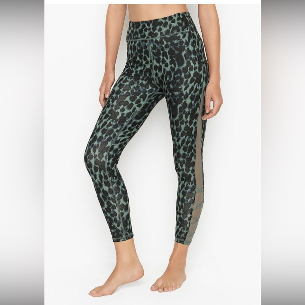 Victoria’s Secret sport legging size 2
